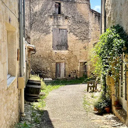 House In A Medieval Village * Saint-Macaire
